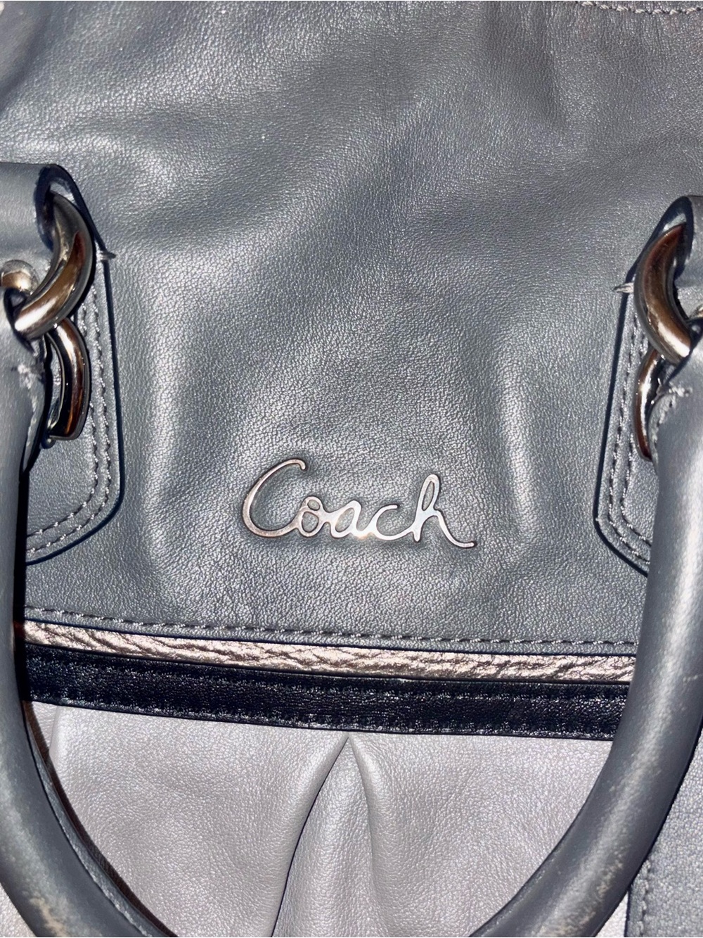 Coach Two-Tone Gray & Cream Shoulder Bag with Dark Trim - Picture 2 of 6